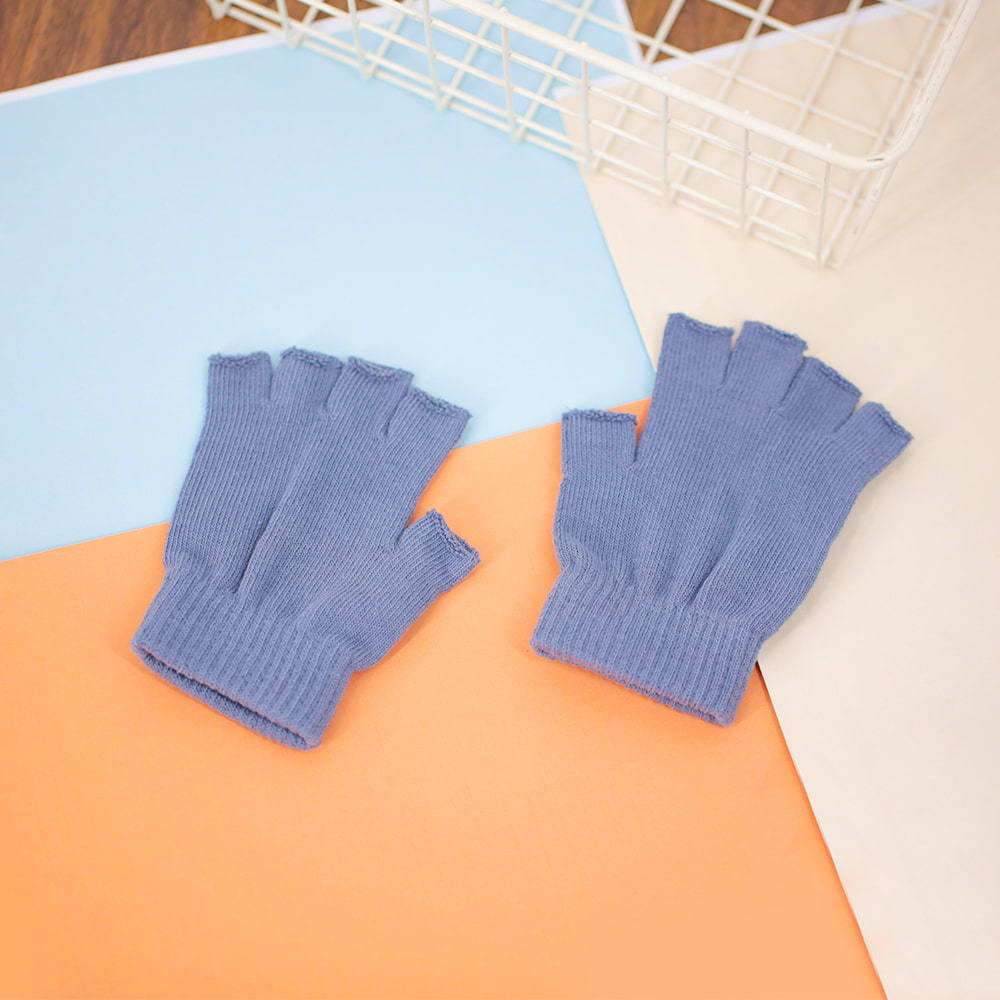 Half finger knitted gloves