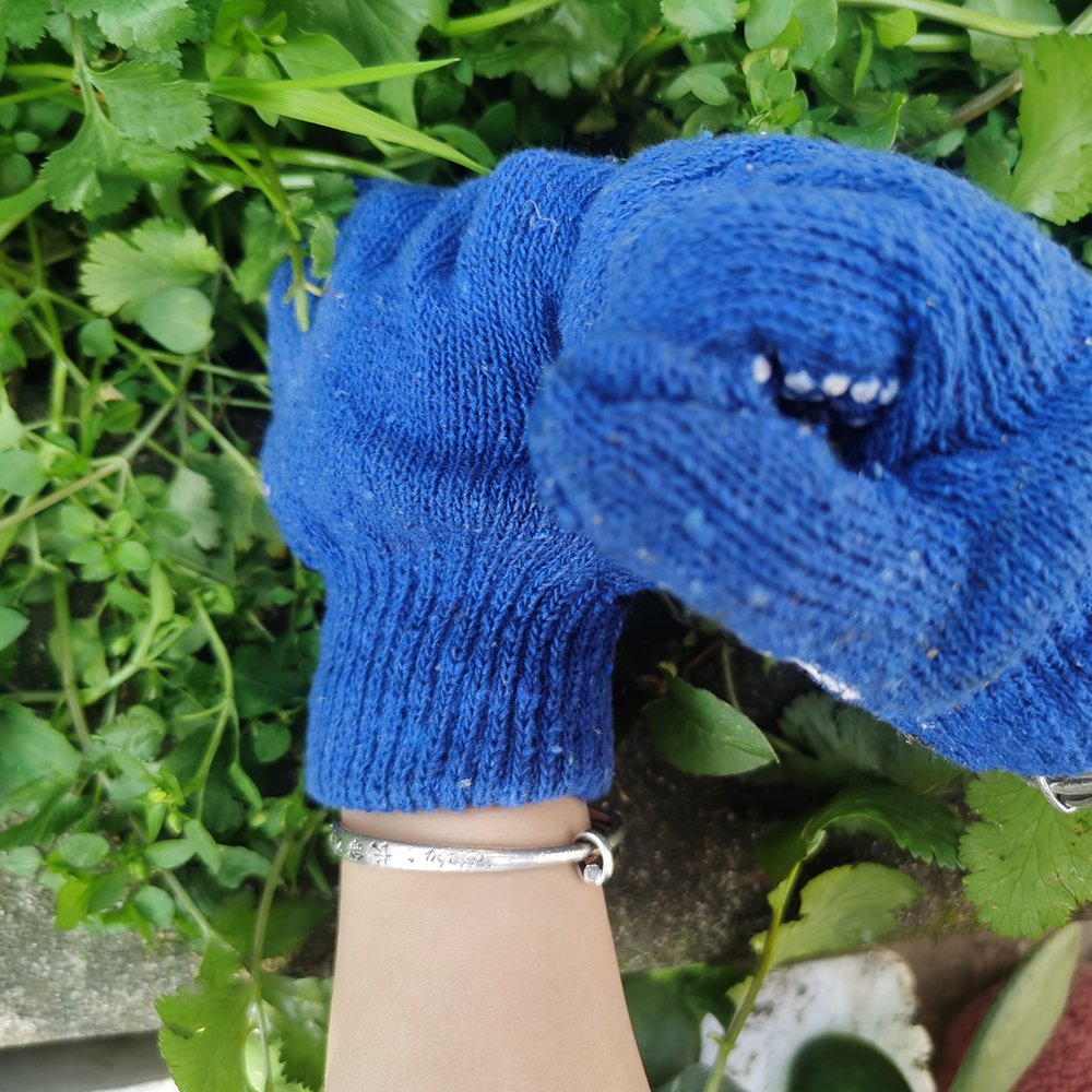 Children's knitted grippy gloves