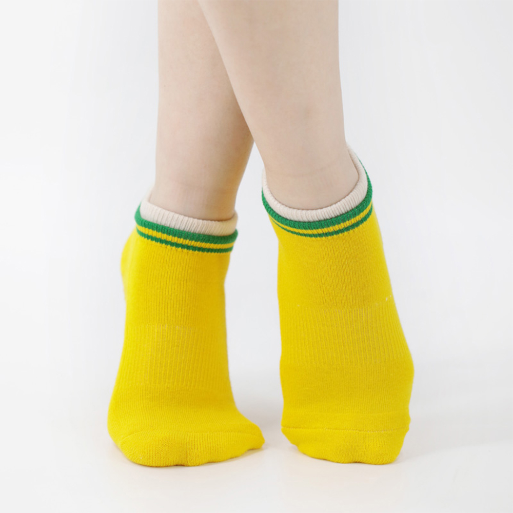 Round toe fleece yoga socks