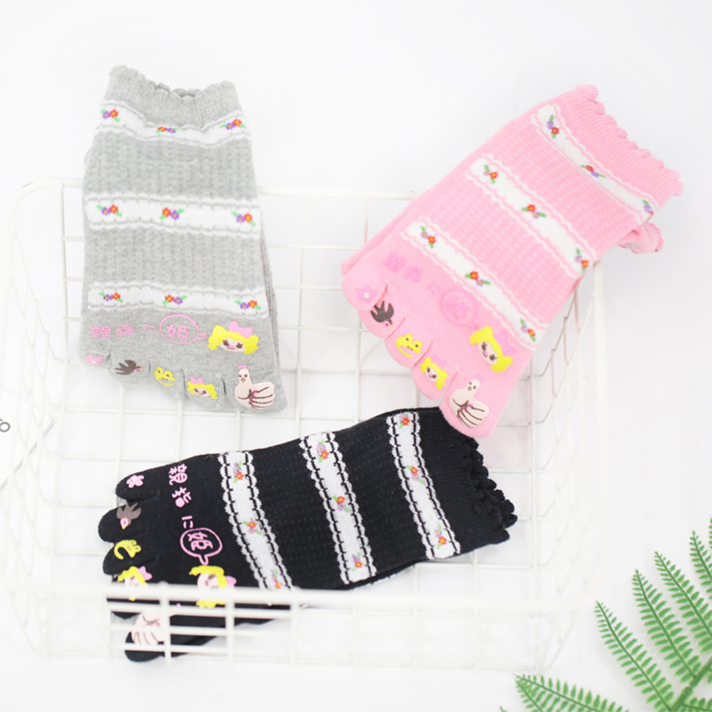 Toe dispensing five-toe short socks