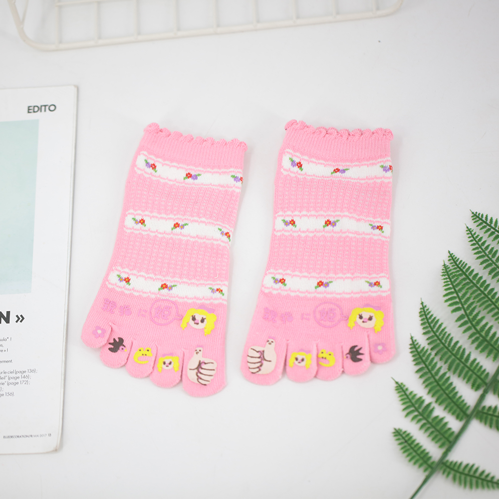 Toe dispensing five-toe short socks
