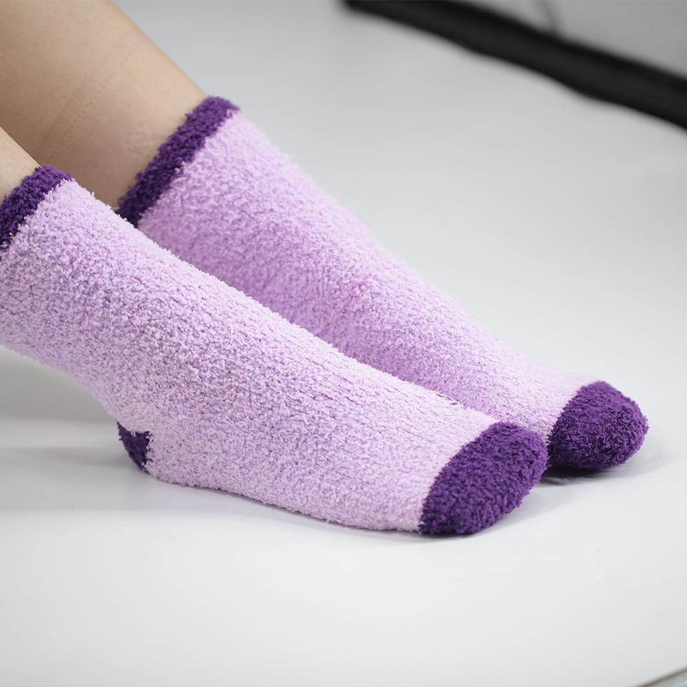 Mid tube casual plush socks