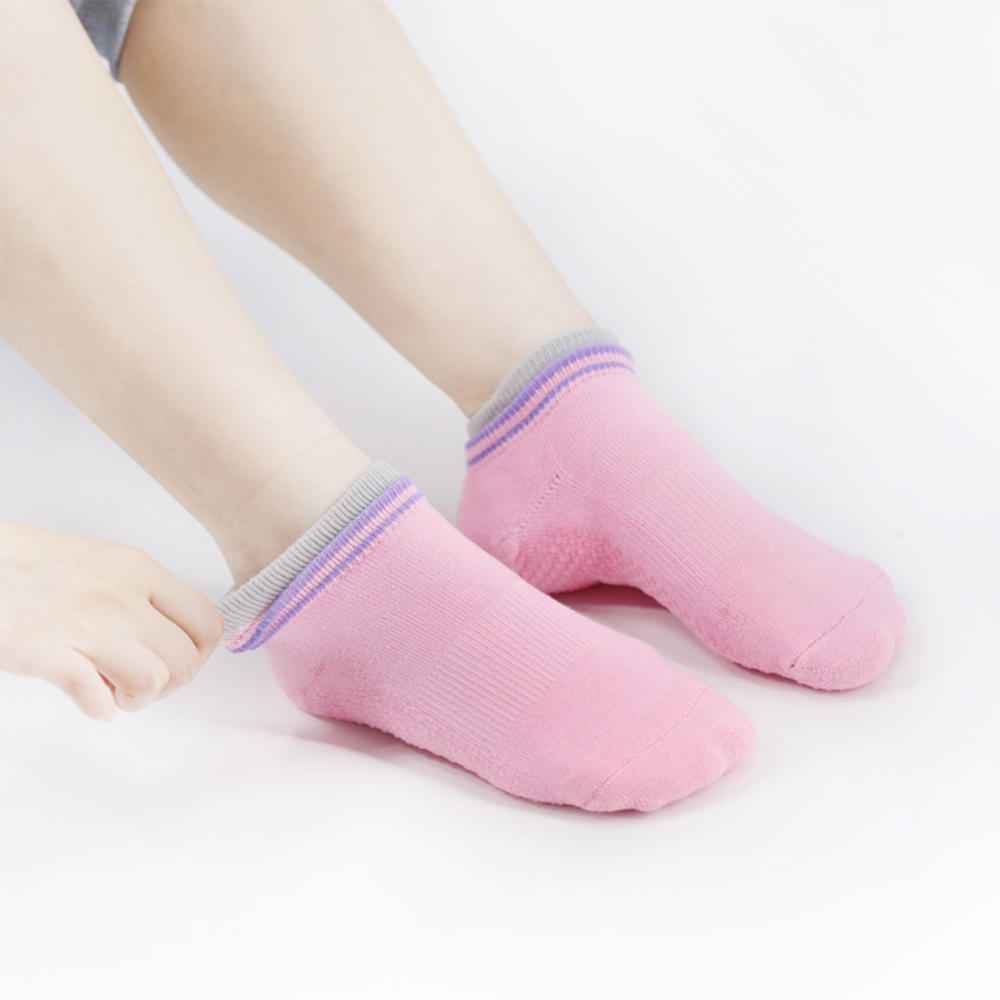 Round toe fleece yoga socks