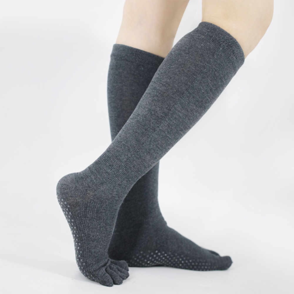 Solid color mid tube yoga socks