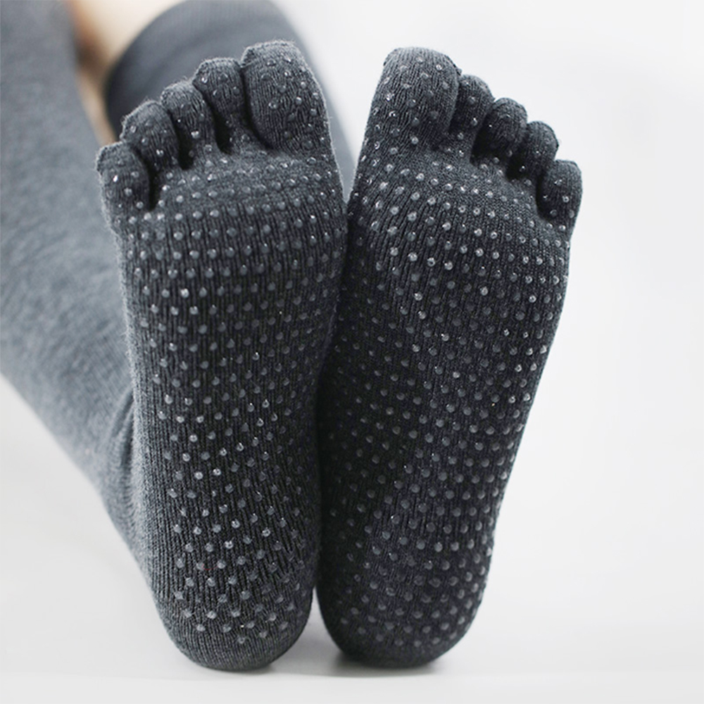 Solid color mid tube yoga socks