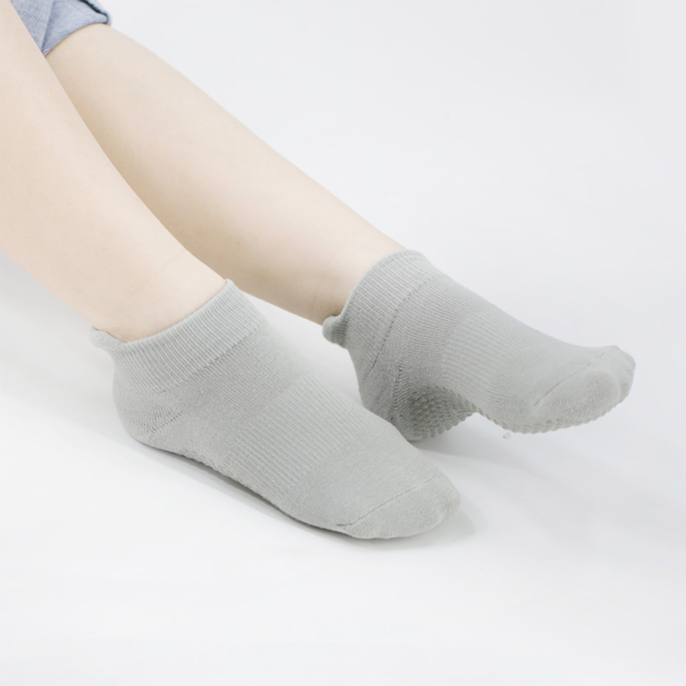 Round toe fleece yoga socks