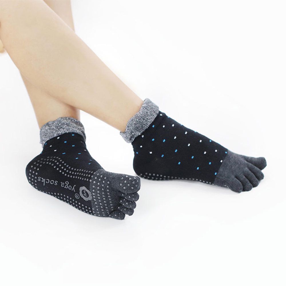 Lightweight breathable five toe full toe yoga socks