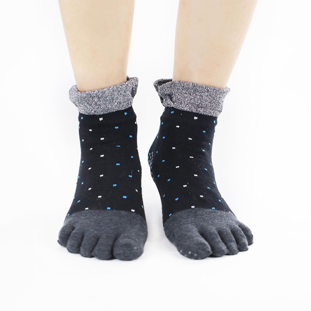 Lightweight breathable five toe full toe yoga socks