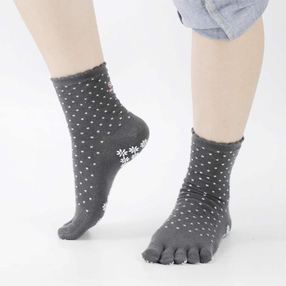 Silicone non slip five toe high top yoga socks