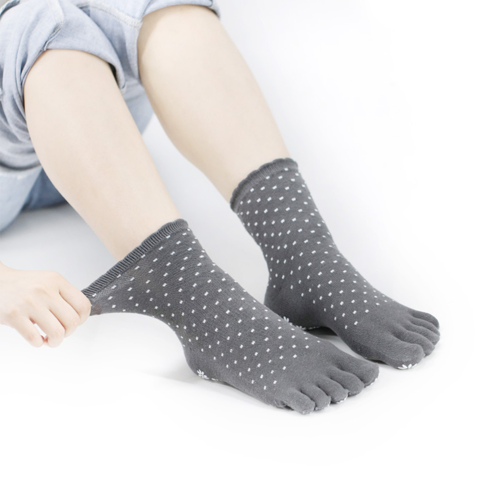 Silicone non slip five toe high top yoga socks