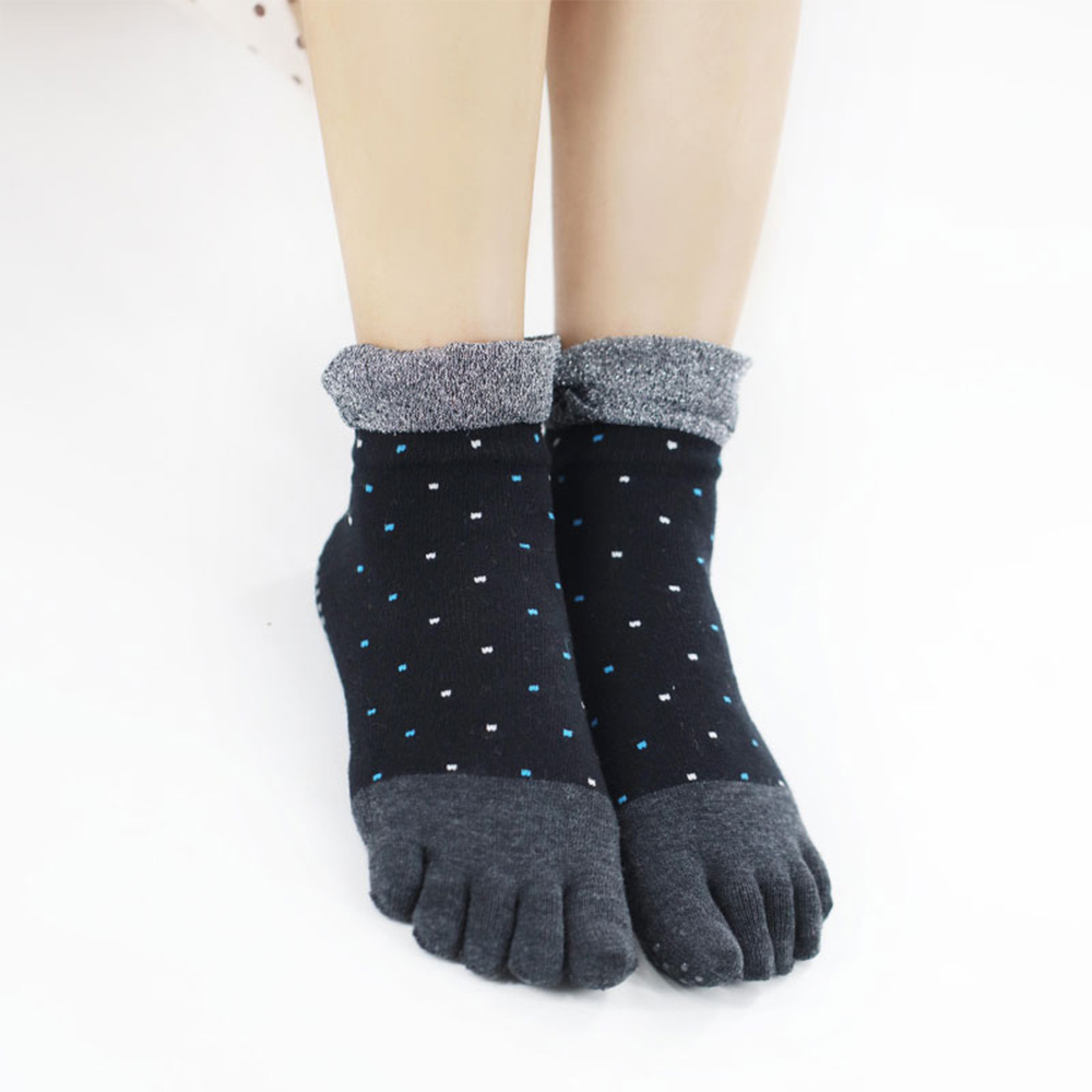 Lightweight breathable five toe full toe yoga socks
