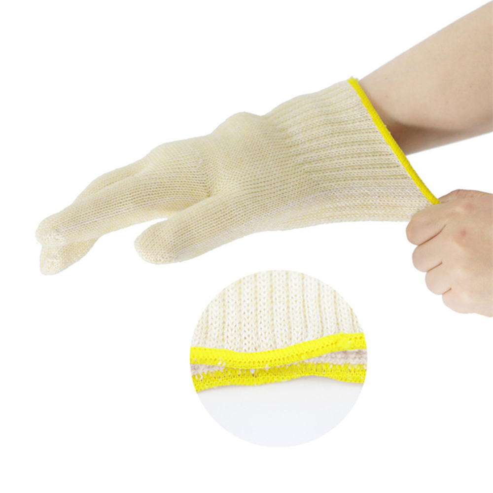 Extreme heat resistant aramid silicone gloves
